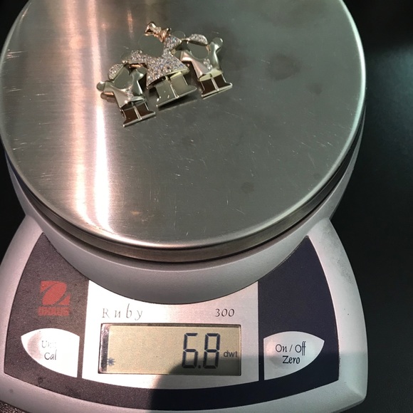 14 Karat Brooch with Diamonds- three children - Picture 5 of 6